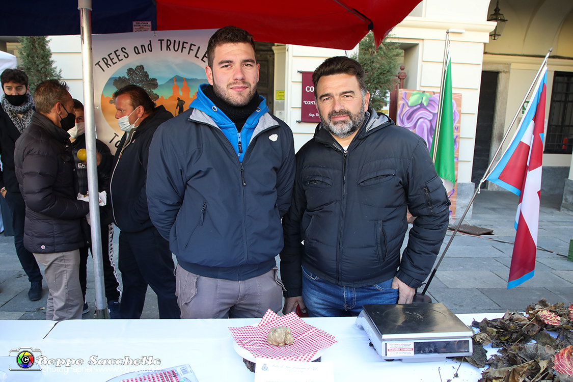 VBS_5559 - 10.ma Fiera Nazionale del Tartufo e Fiera dei Santi.jpg